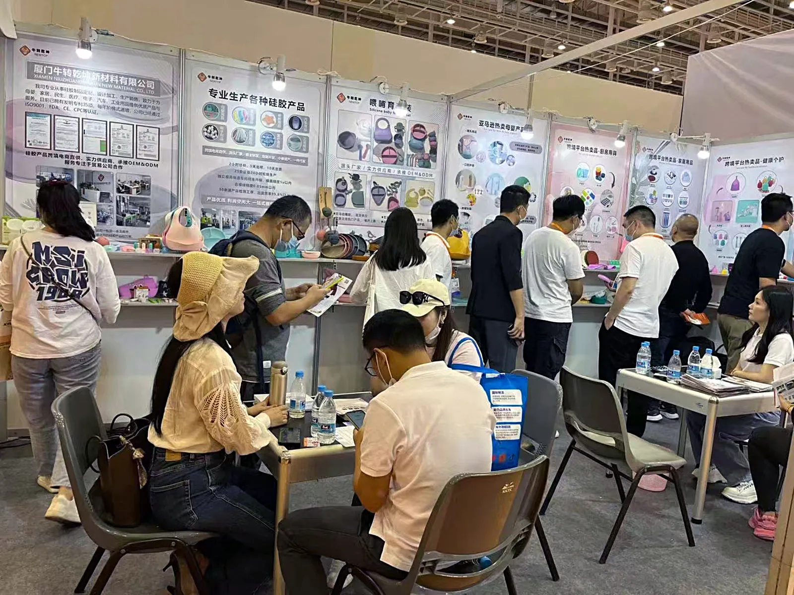 newtop silicone team at trade show (7)